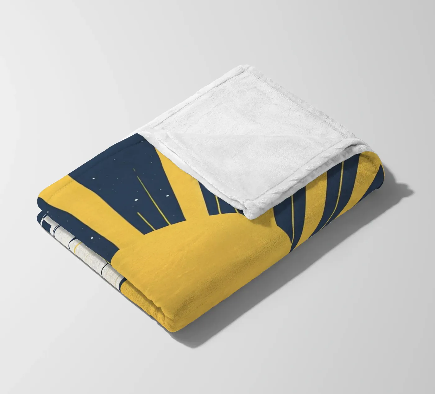 Sun with simple rays coperta in pile da LIFESTYLE OBJECTS