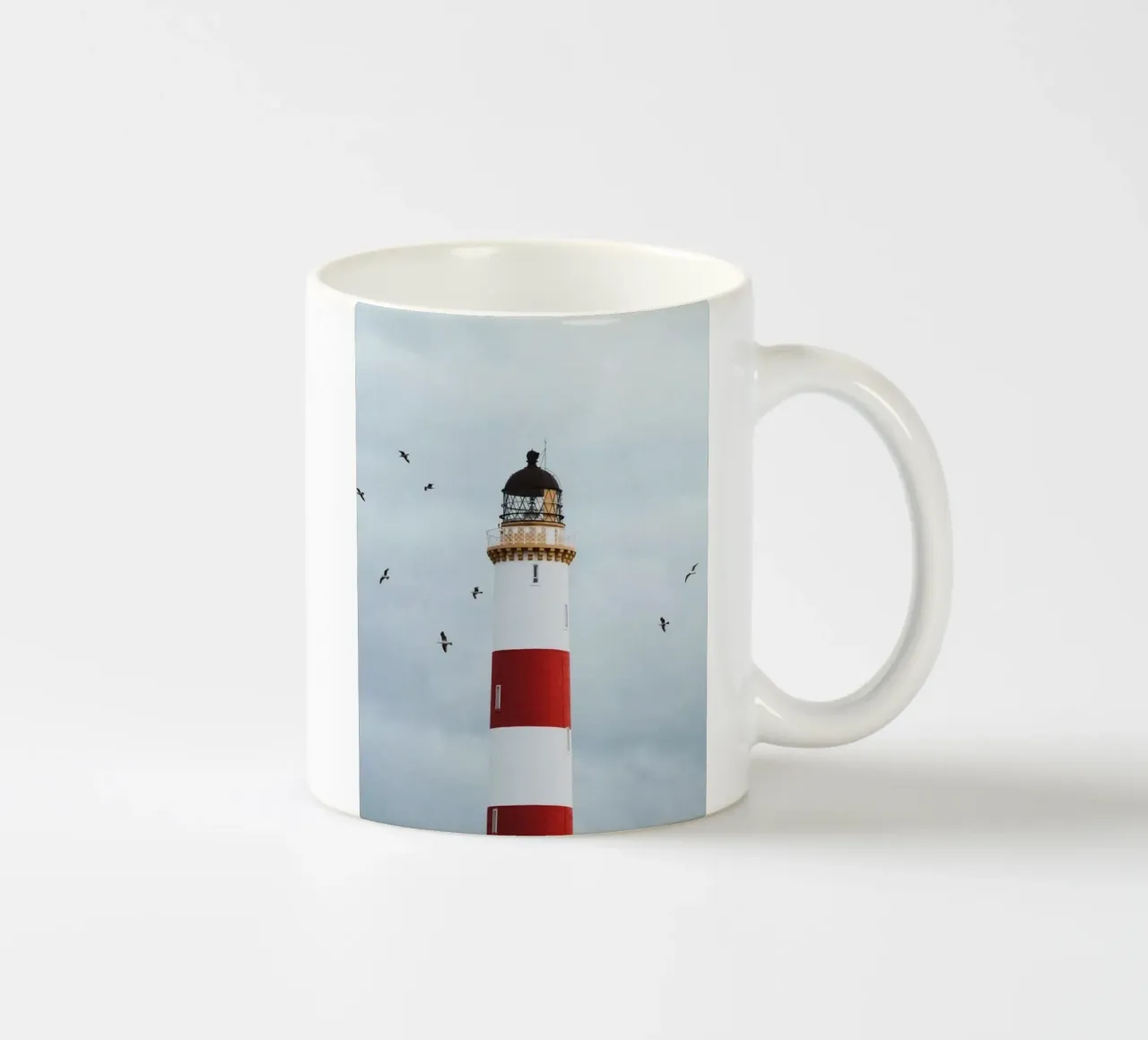 lighthouse with birds tazza in ceramica da matthen