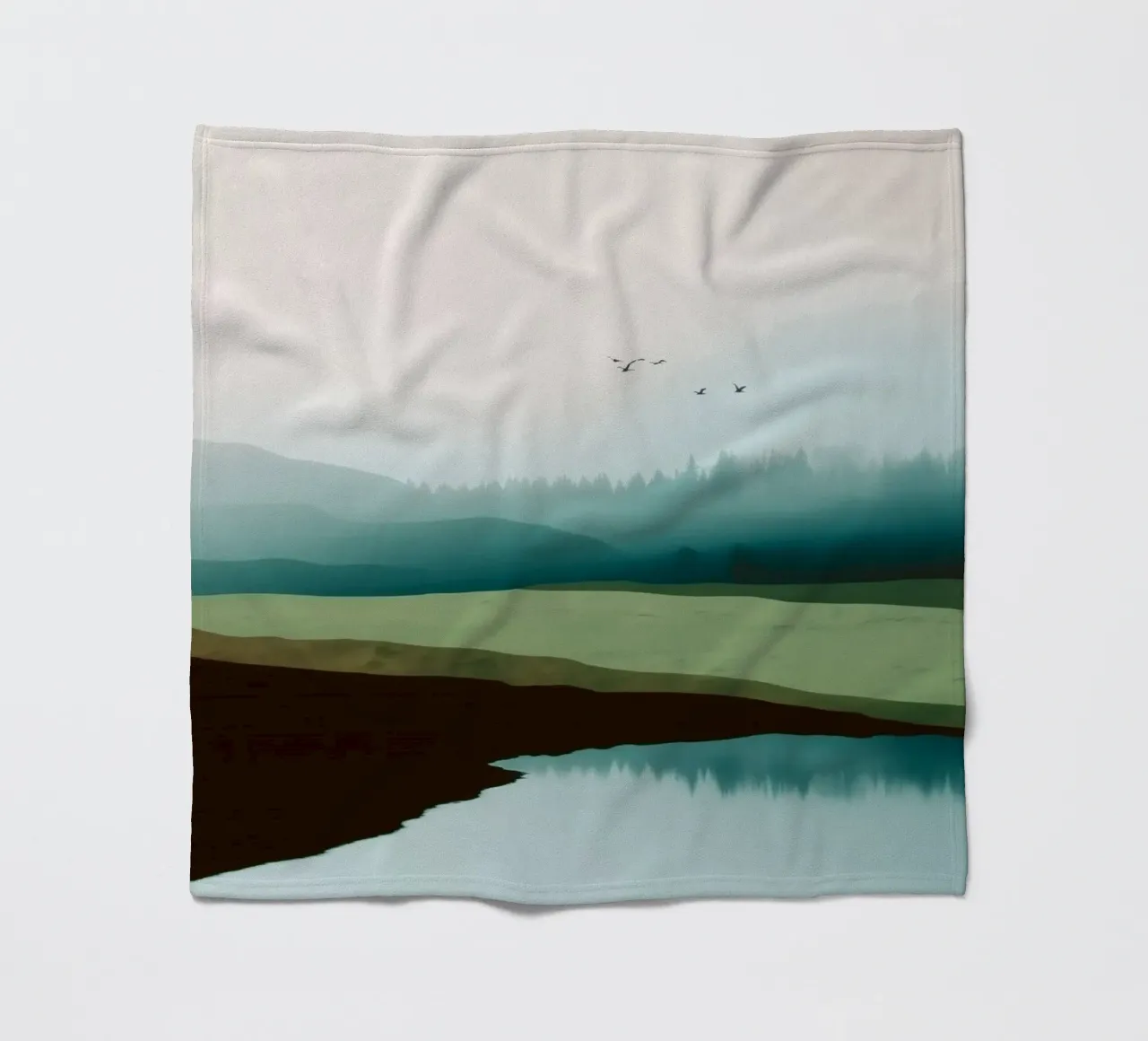 Soft Sky Over Misty Hills Reflected in a Calm Quiet Lake coperta in pile da Dune