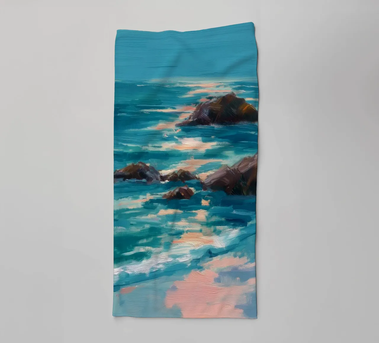 Serene Coastal Scene with Waves Crashing on Rocky Shore asciugamano da bagno da Dune