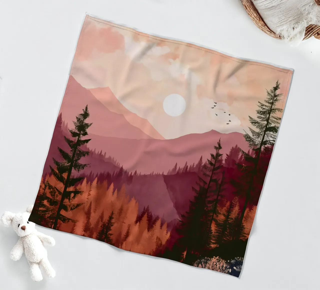 Sunset Over Pine Forest and Mountains in Warm Autumn Colors coperta in pile da Dune