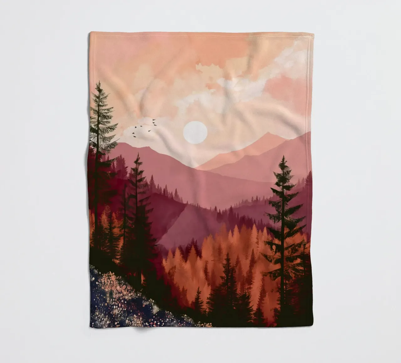 Sunset Over Pine Forest and Mountains in Warm Autumn Colors coperta in pile da Dune