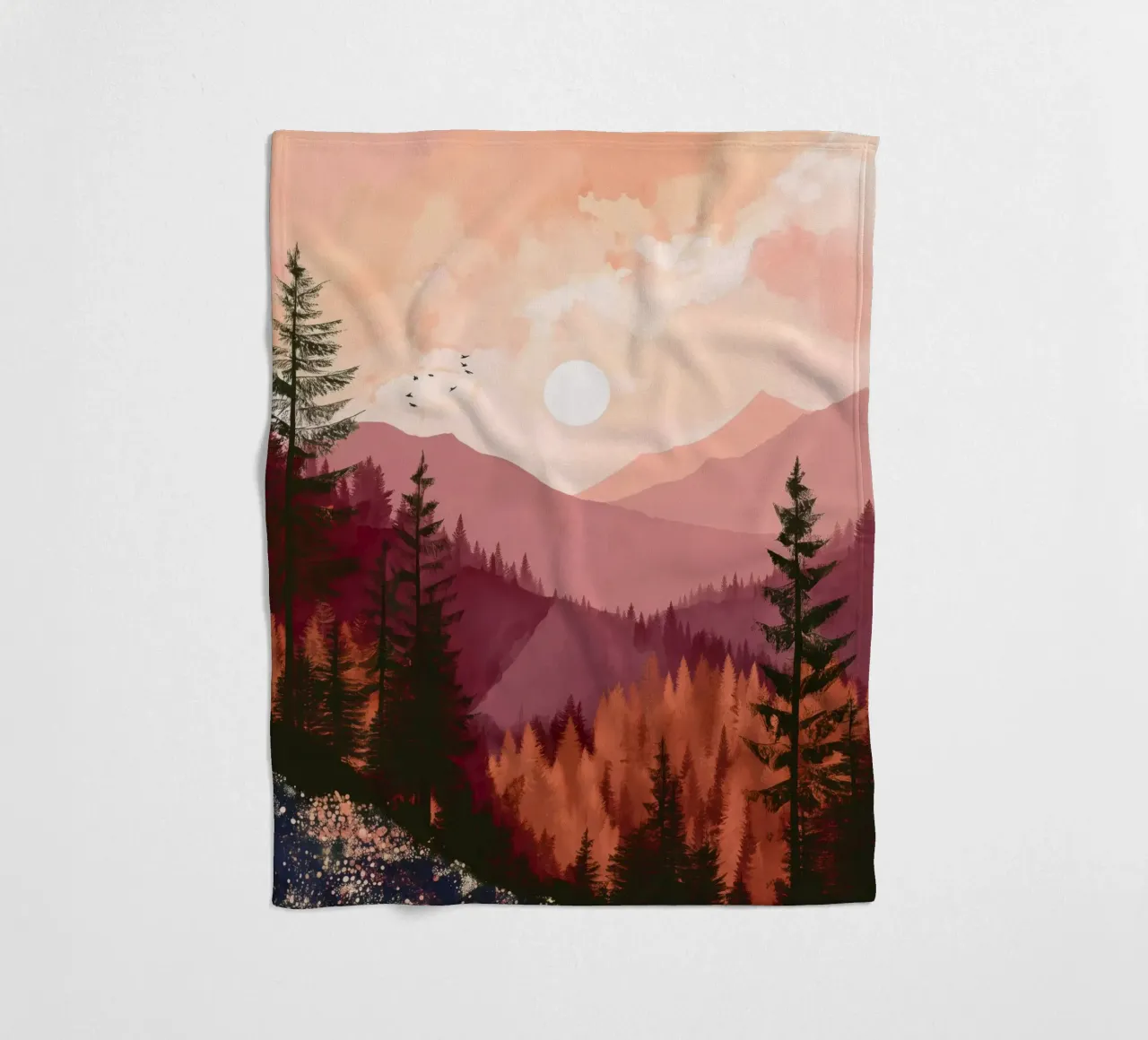 Sunset Over Pine Forest and Mountains in Warm Autumn Colors coperta in pile da Dune