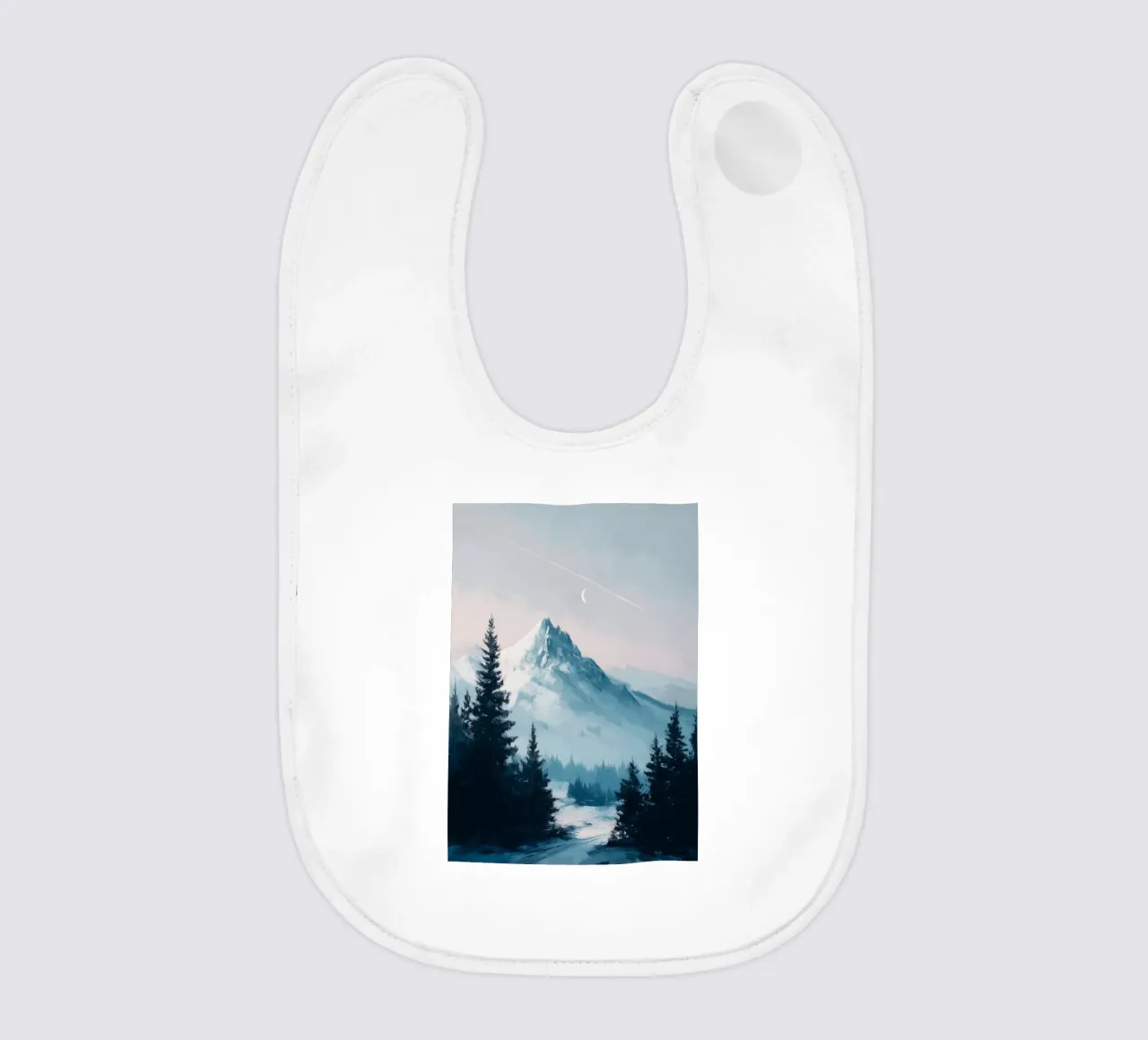 Snowy Mountain Landscape with Crescent Moon and Pine Trees bavaglino da Dune