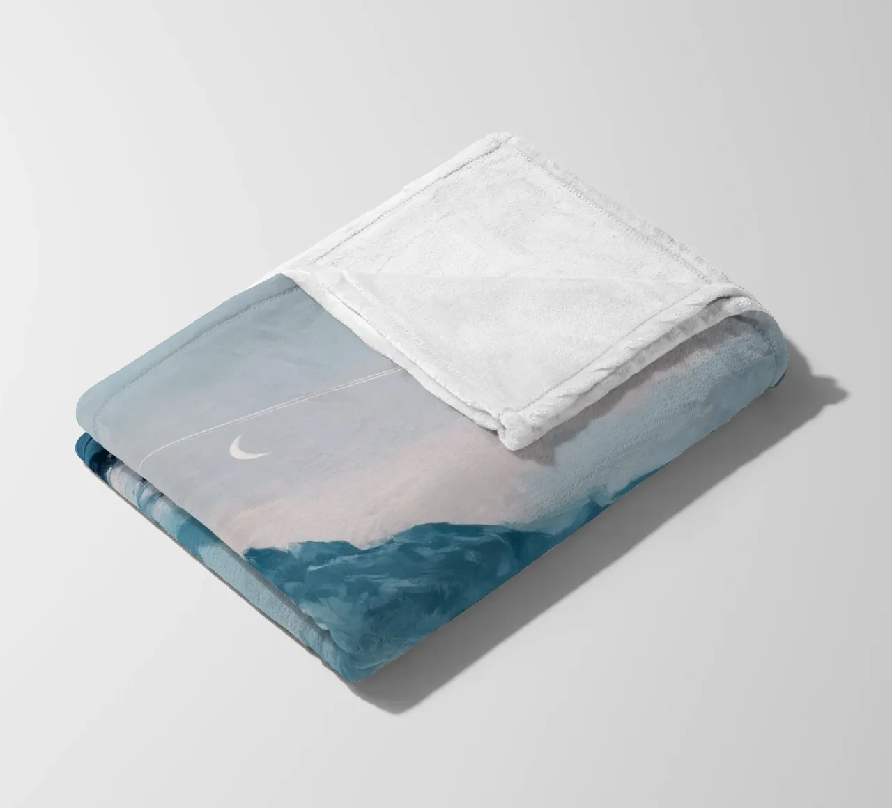 Snowy Mountain Landscape with Crescent Moon and Pine Trees coperta in pile da Dune