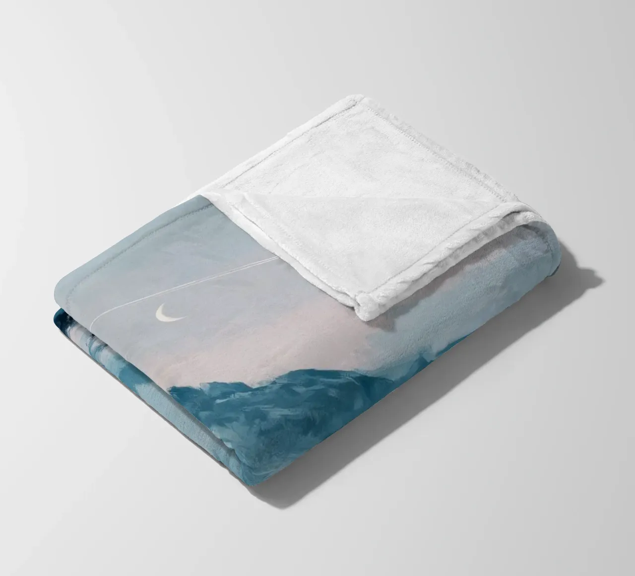 Snowy Mountain Landscape with Crescent Moon and Pine Trees coperta in pile da Dune