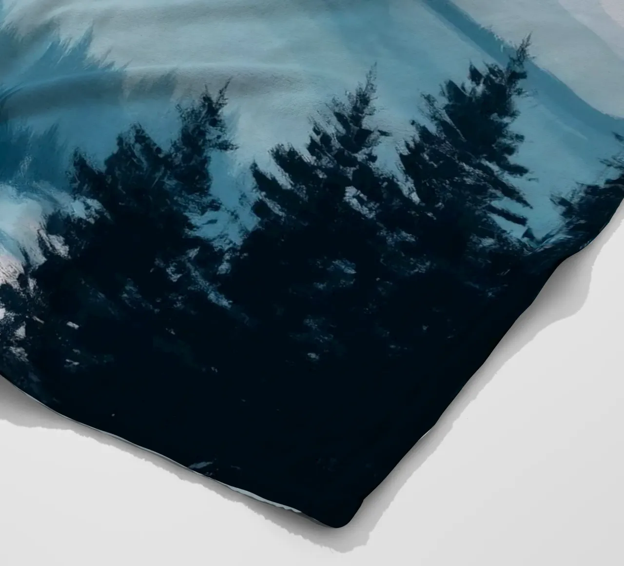 Snowy Mountain Landscape with Crescent Moon and Pine Trees coperta in pile da Dune