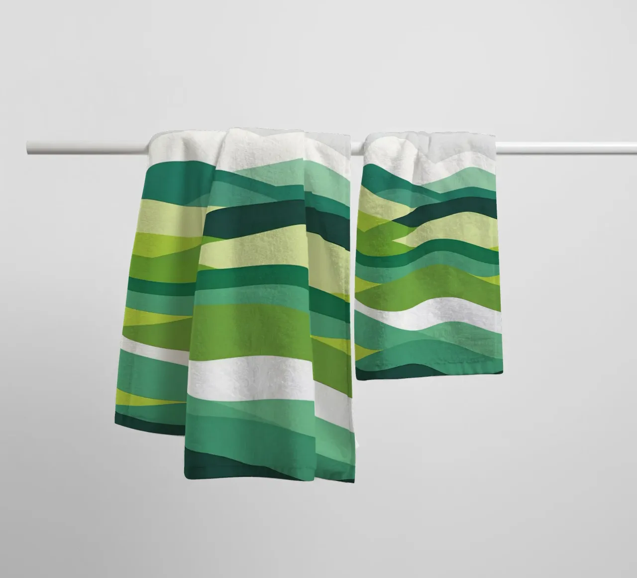 Colline di orizzonte stratificate asciugamano da bagno da LIFESTYLE OBJECTS