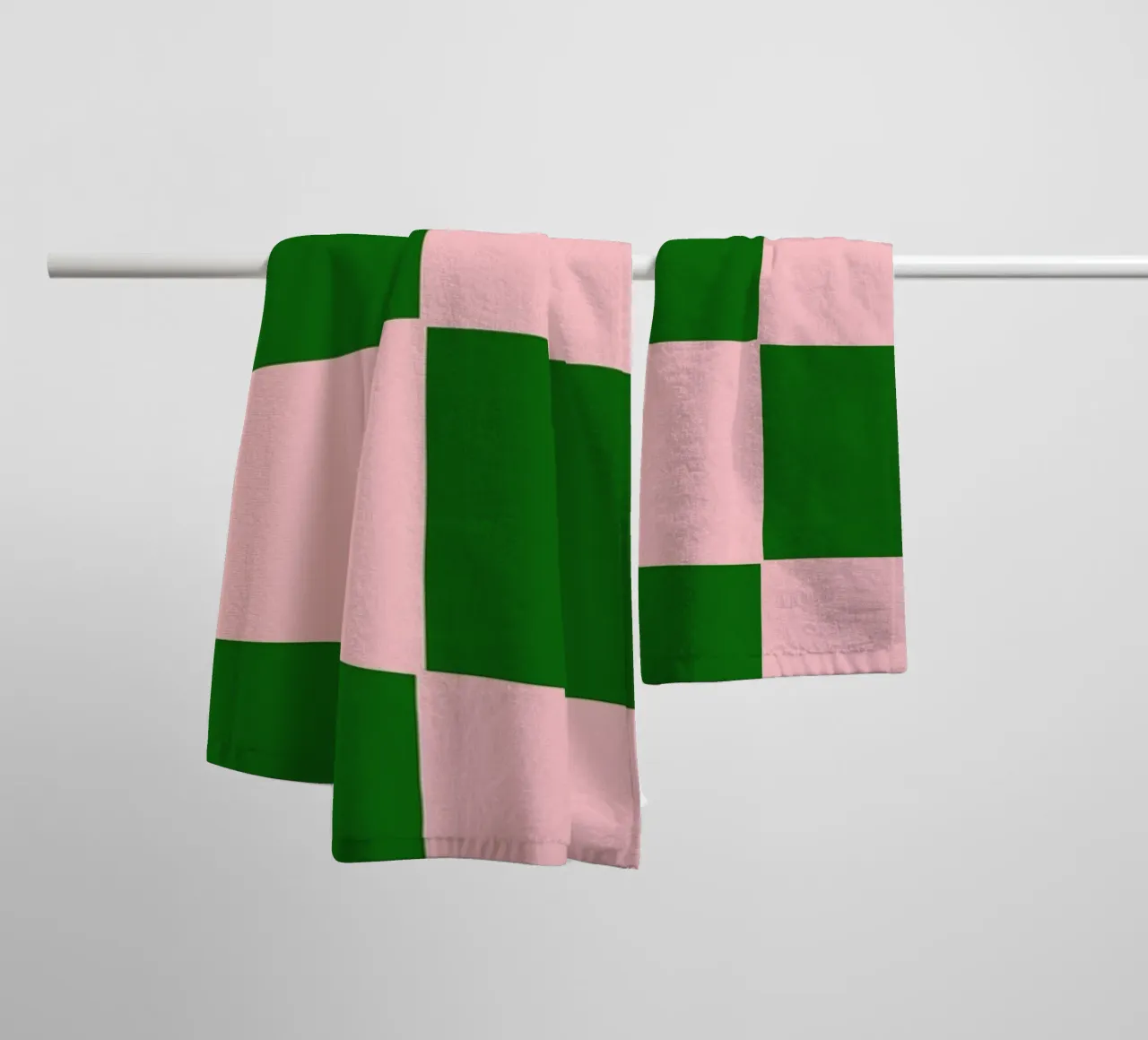 Purple Emerald Green Bold Eclectic Checks asciugamano da bagno da TijanaArtStudio88