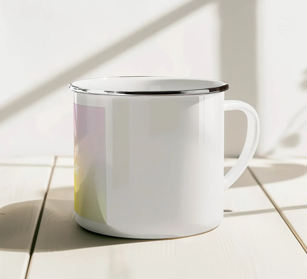 Modello di testo su sfumatura di colore giallo-rosa tazza in smalto da Katja Stehle Design
