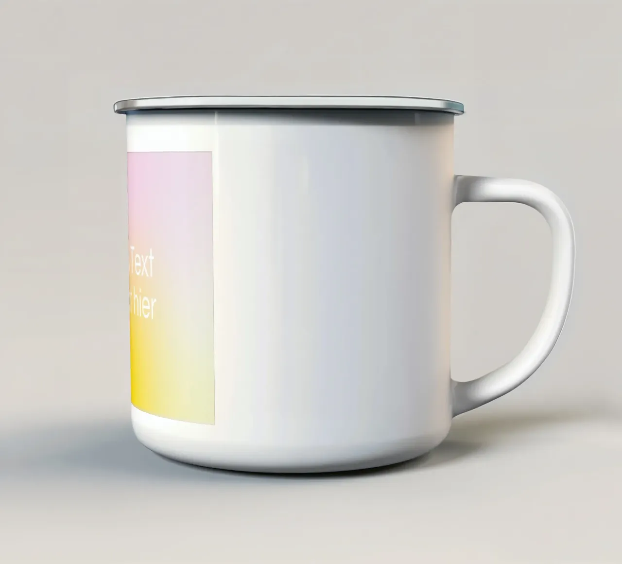 Modello di testo su sfumatura di colore giallo-rosa tazza in smalto da Katja Stehle Design