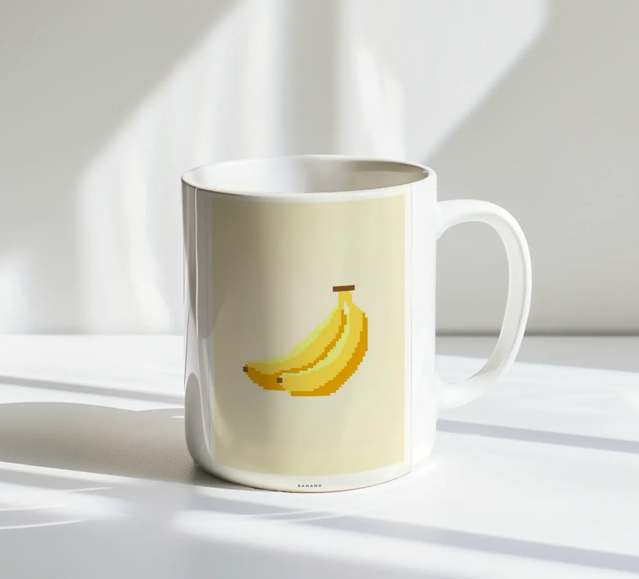 Pixel Banana tazza in ceramica da PurePeachStudio