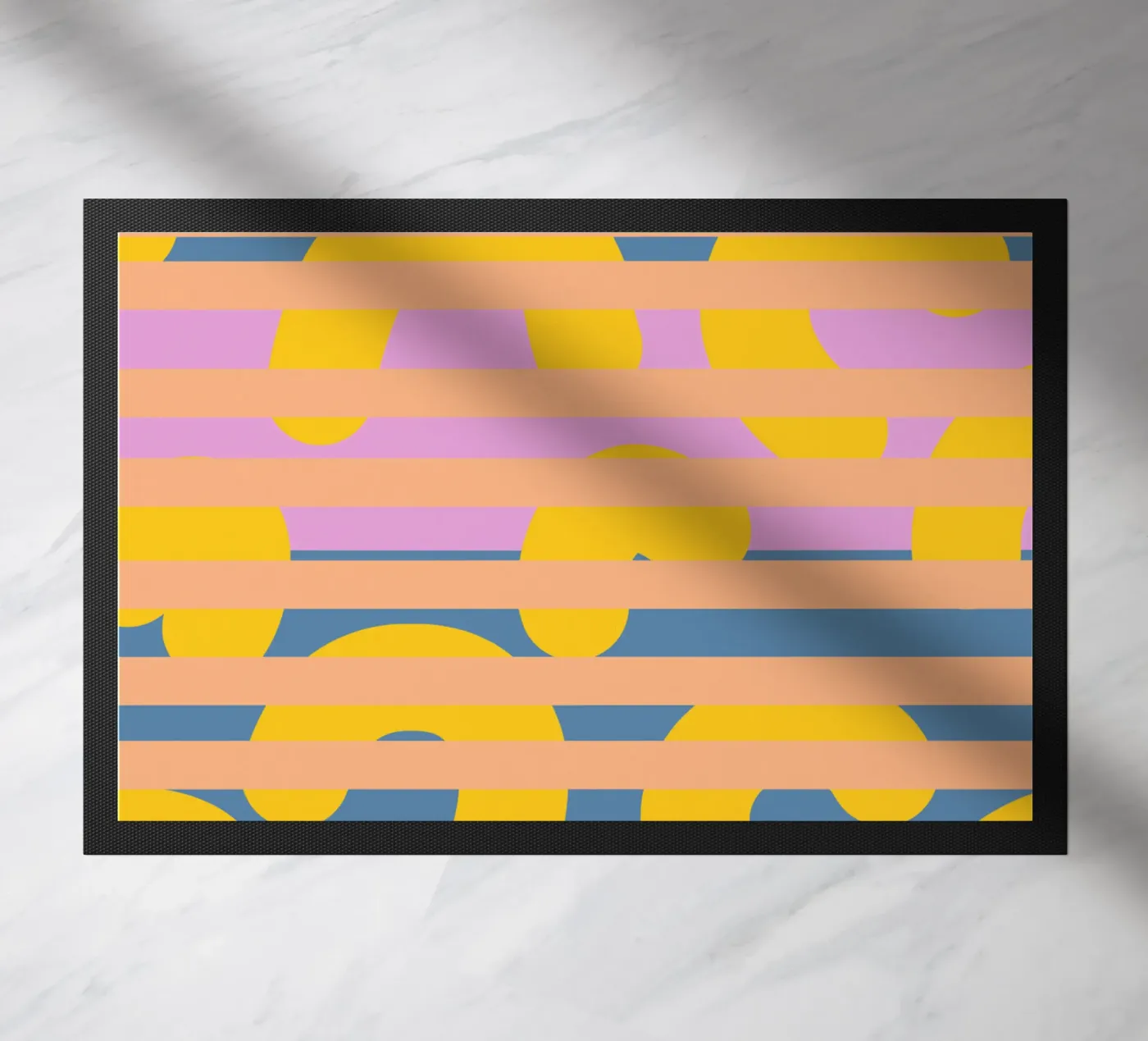 Banaan achter de tralies deurmat van Little Dean