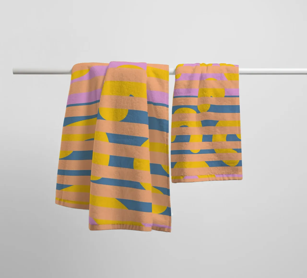 Banane hinter Gittern Handtuch von Little Dean