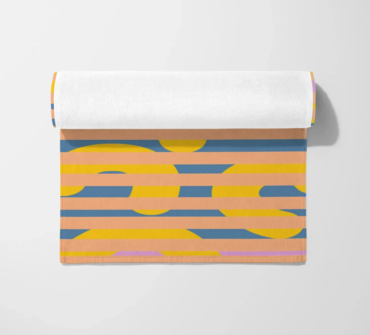 Banane hinter Gittern Strandtuch von Little Dean