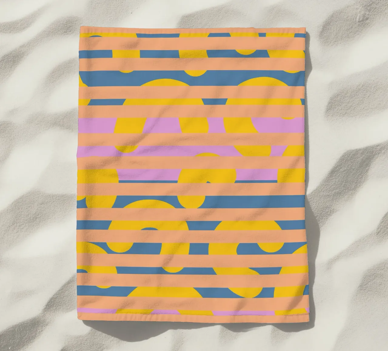 Banane hinter Gittern Strandtuch von Little Dean