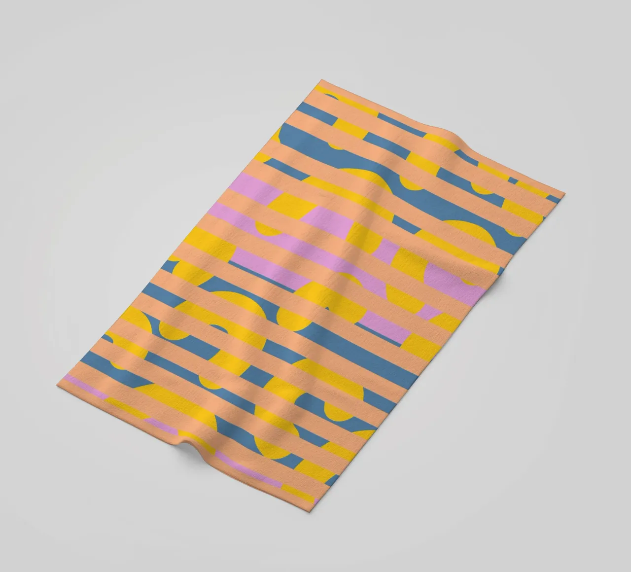 Banane hinter Gittern Strandtuch von Little Dean