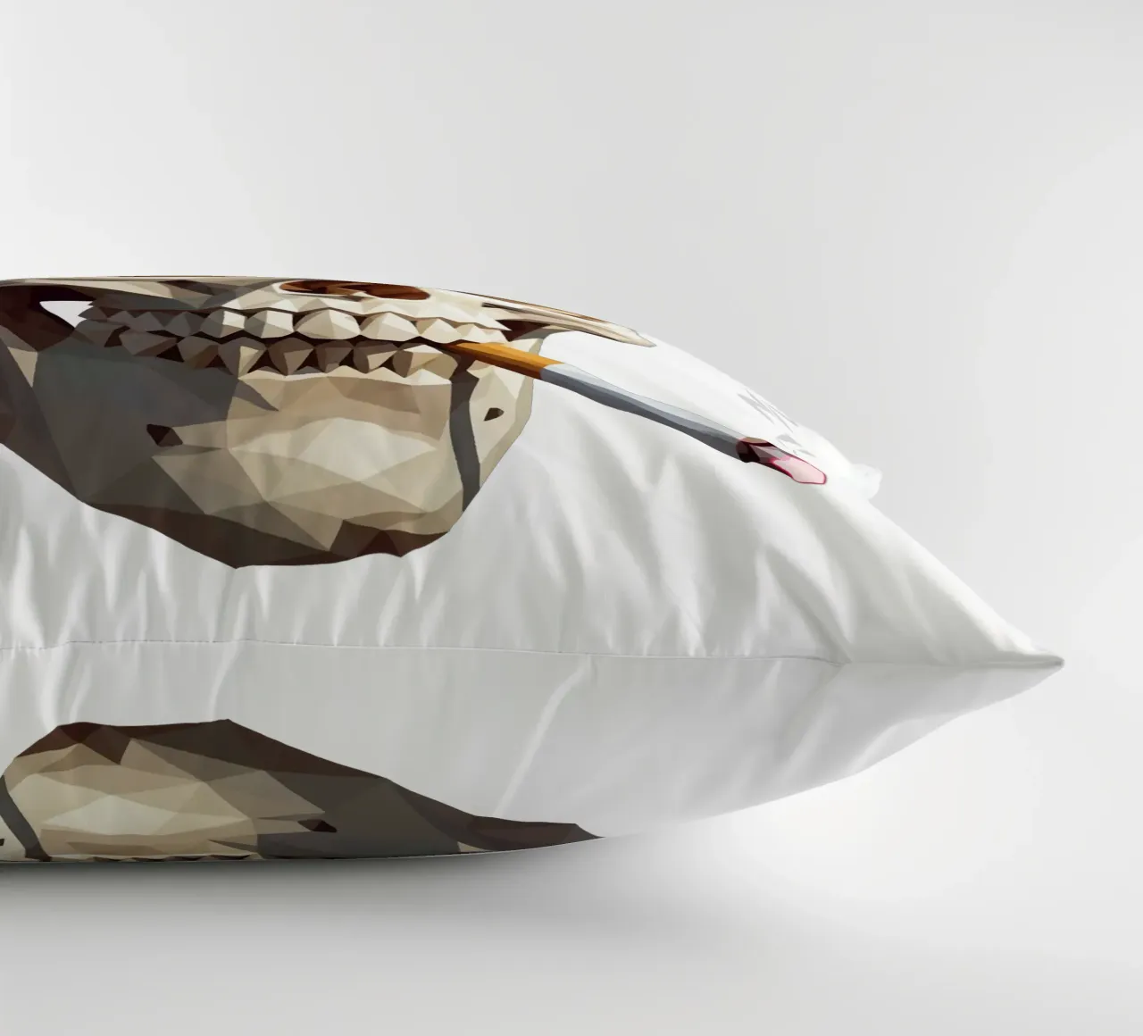 Cranio di uno scheletro con sigaretta accesa cuscino da Low Profile