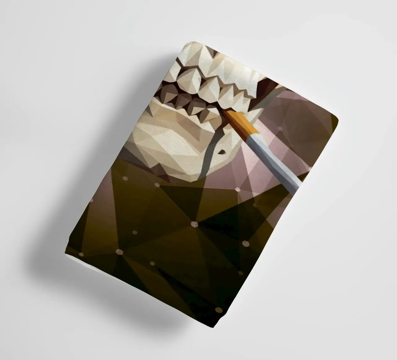 Cranio di uno scheletro con sigaretta accesa asciugamano da bagno da Low Profile