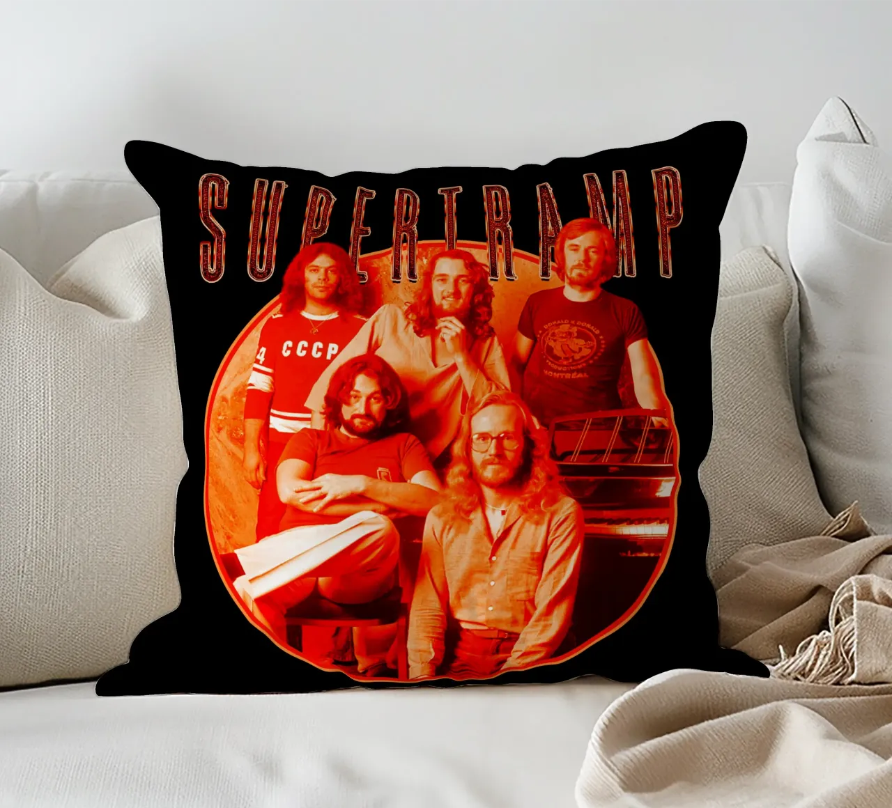 Retro Style - Super Tramp cuscino da igoshdesigns