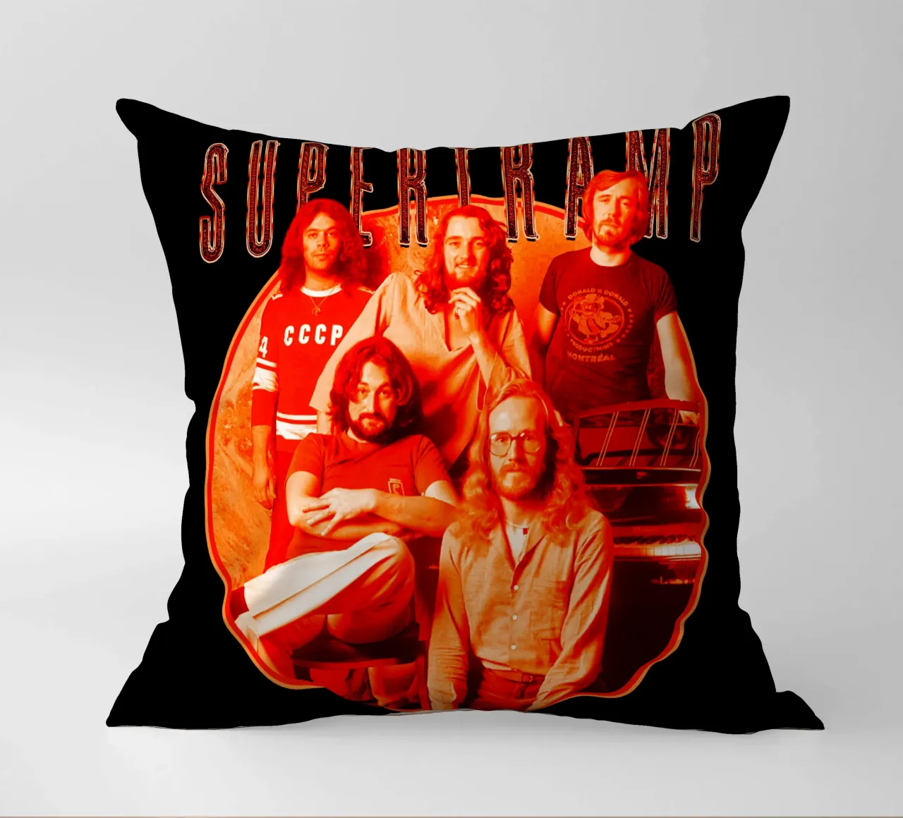 Retro Style - Super Tramp cuscino da igoshdesigns