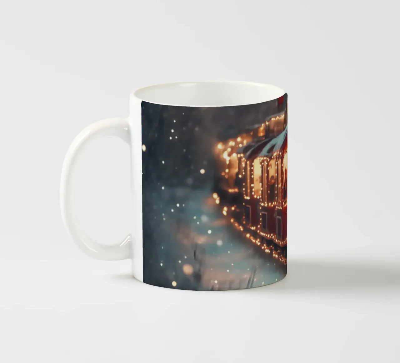 Magico treno di Natale nella foresta invernale innevata tazza in ceramica da Studio Vibe