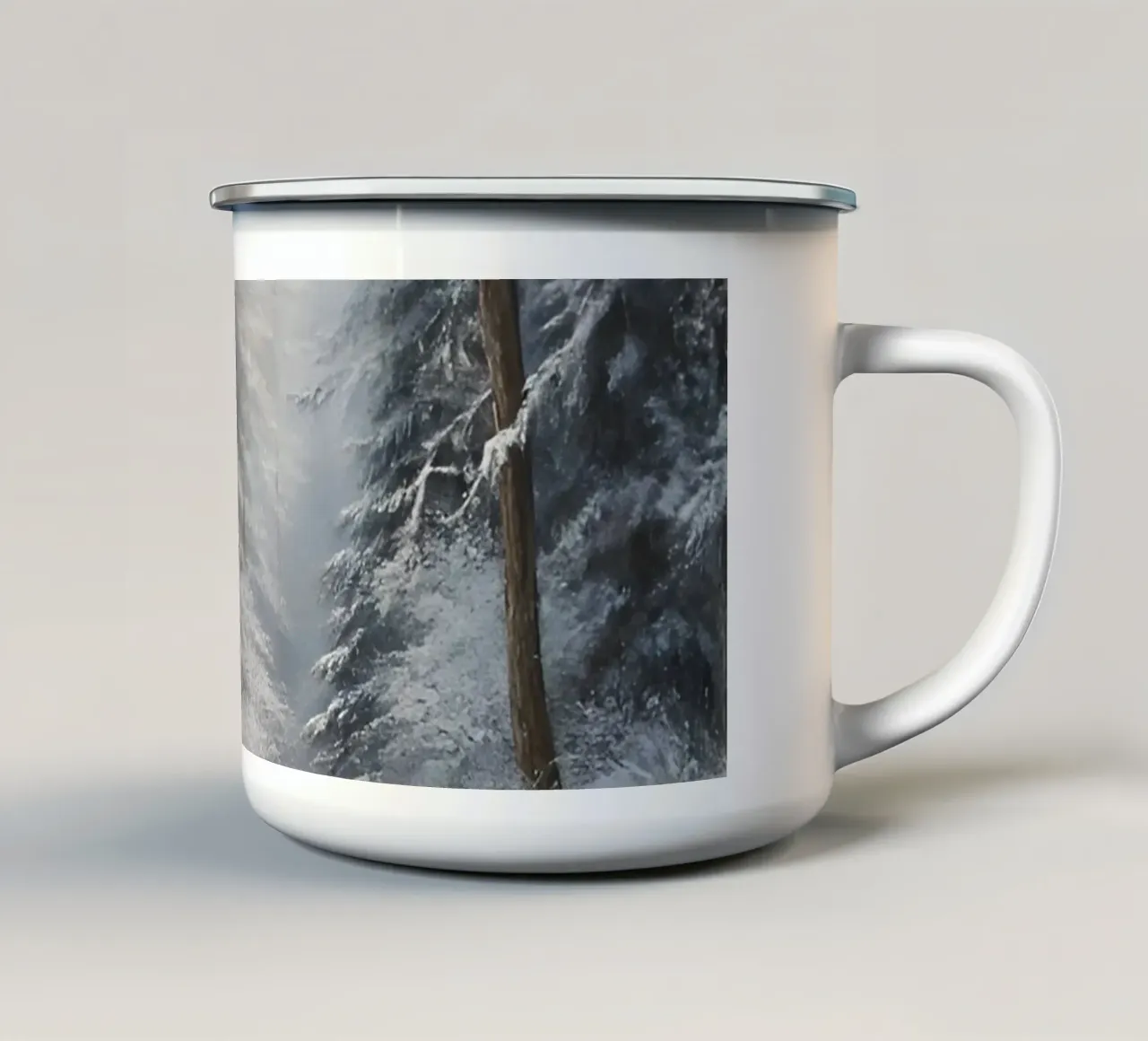Poster invernale con capanna in un bosco innevato tazza in smalto da Studio Vibe