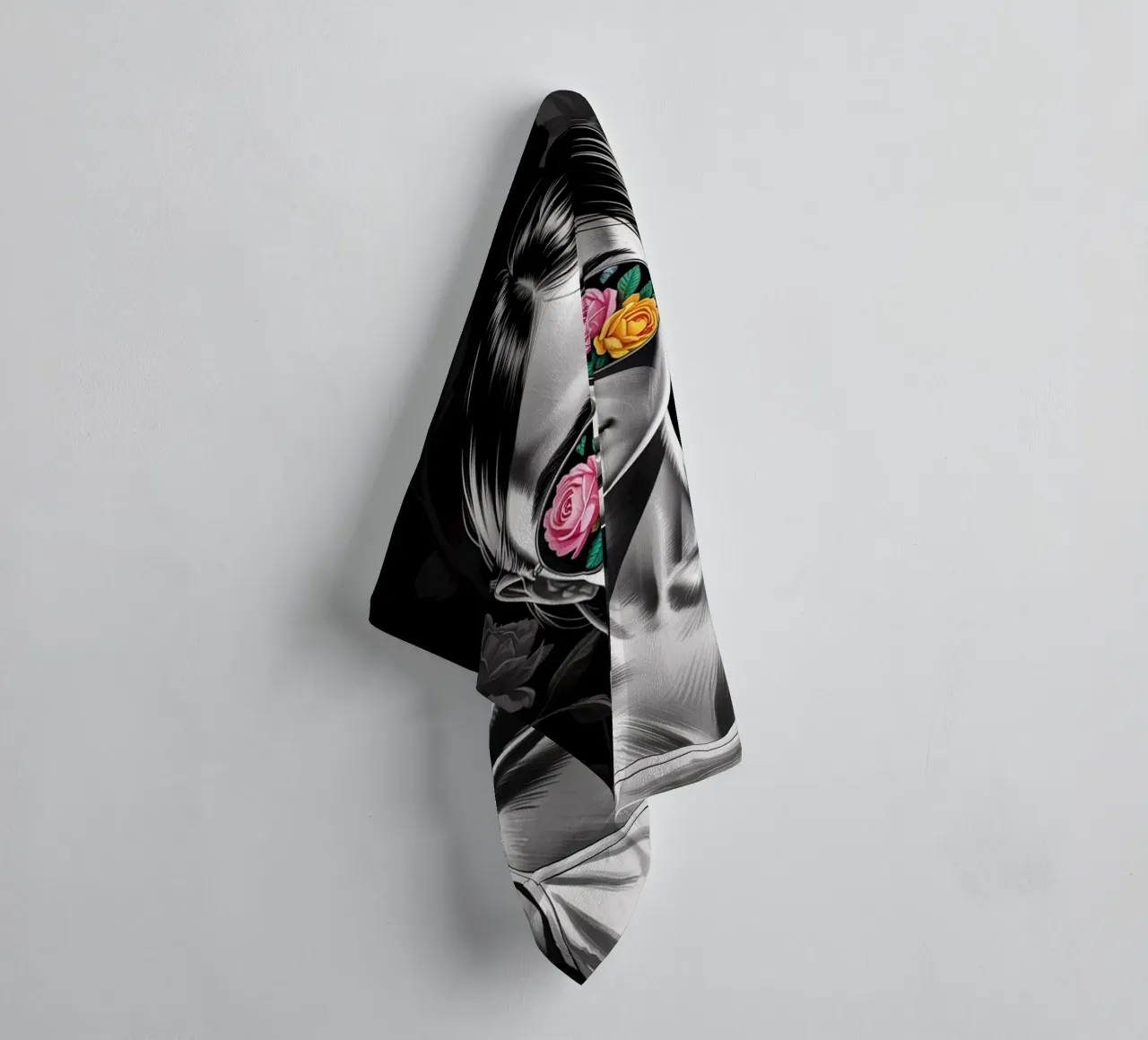Donna con occhiali a fiori asciugamano da bagno da BenCoStyle