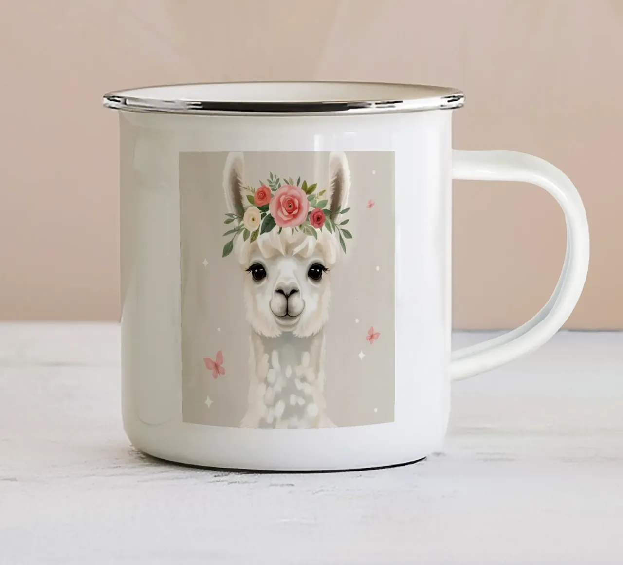 Simpatico lama con corona floreale e farfalle tazza in smalto da DesignDoodle