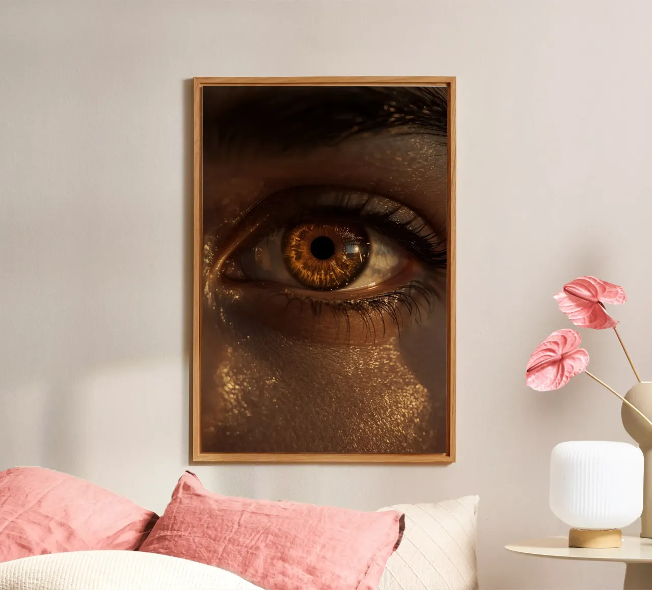 Macro occhio umano con iride ambrata e riflessi dorati della pelle alluminio dibond da DesignDoodle