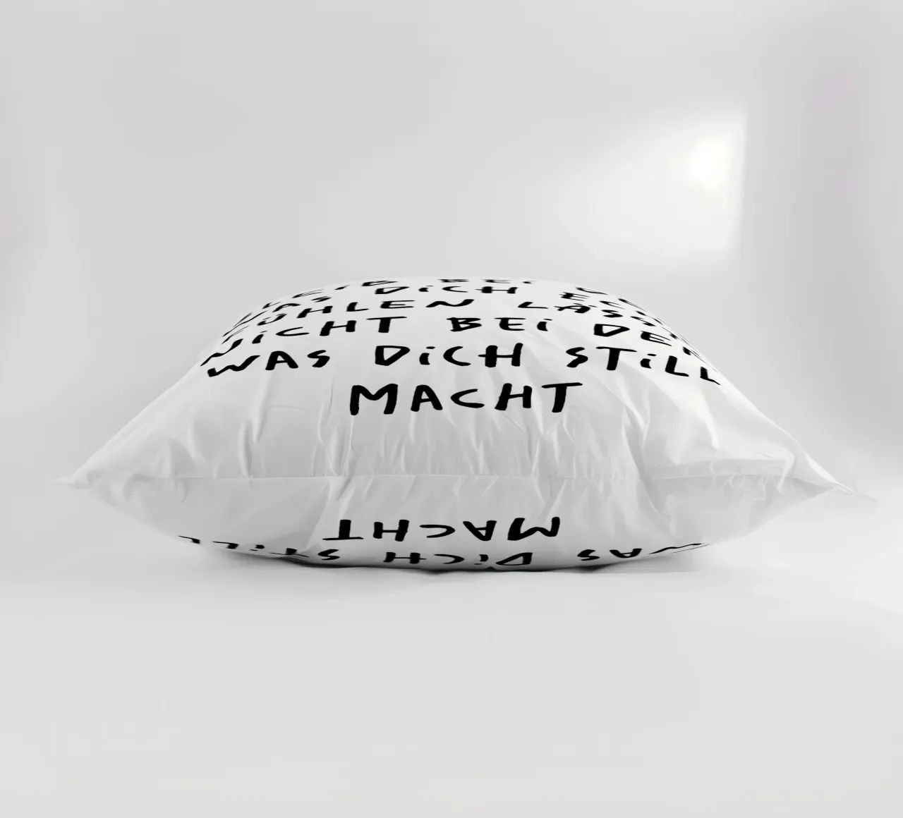 bleib bei dem was dich echt fühlen lässt.. cuscino da FRICKE DESIGN