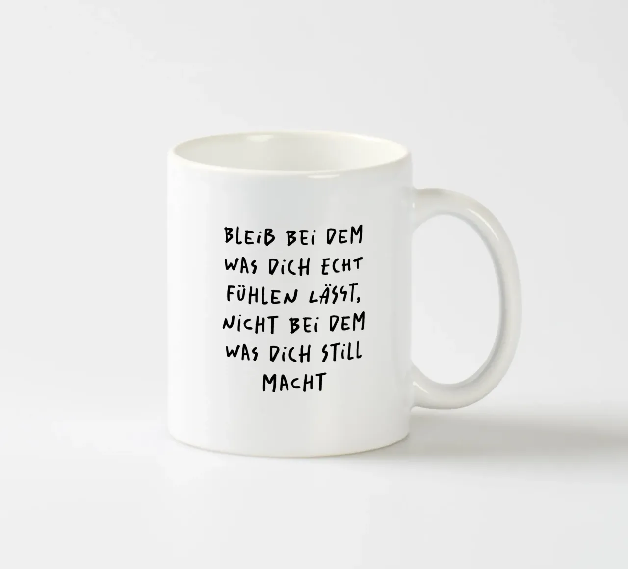 bleib bei dem was dich echt fühlen lässt.. tazza in ceramica da FRICKE DESIGN