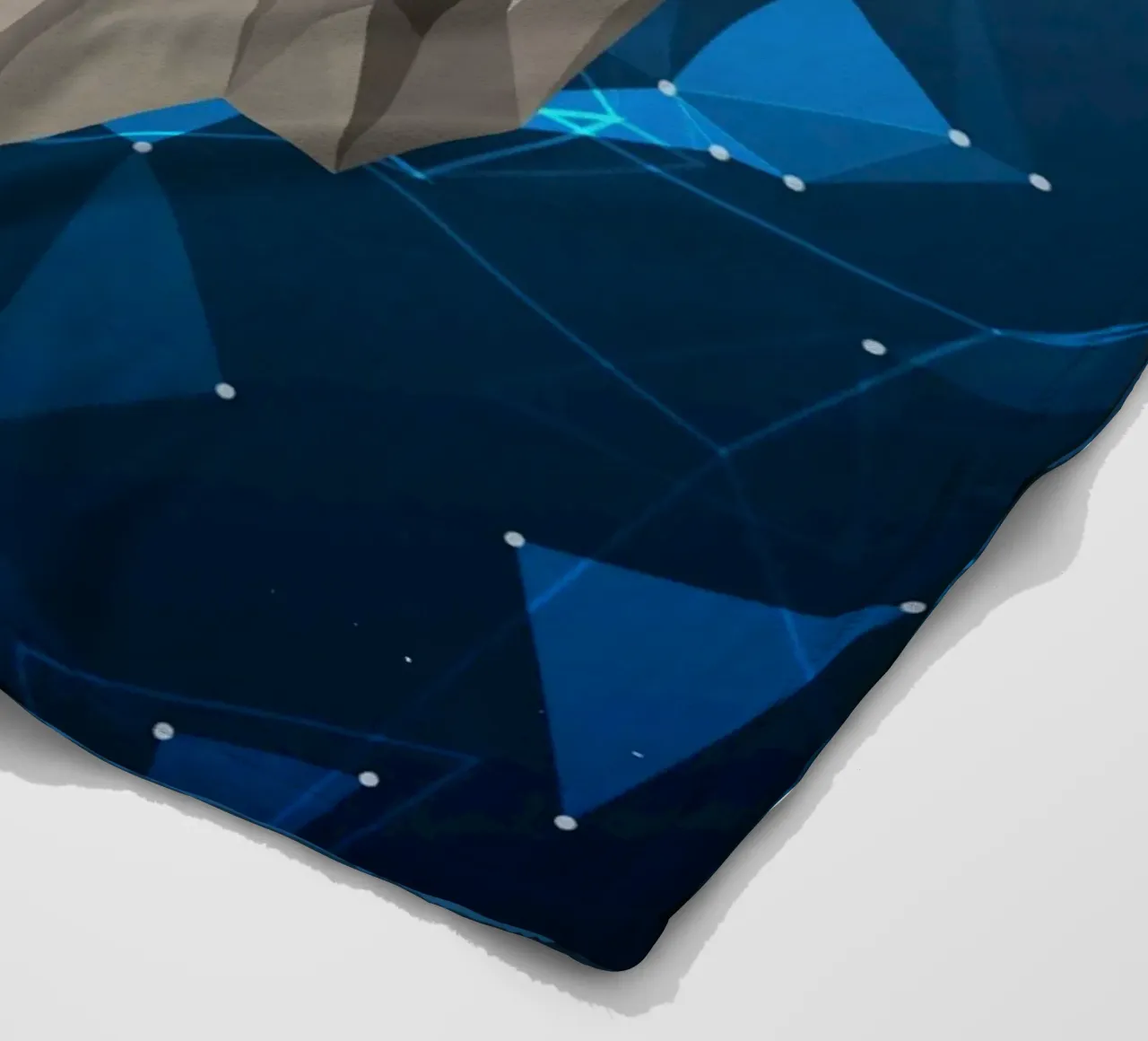 Statua dell'angelo Anima Benedetta Lowpoly coperta in pile da Low Profile