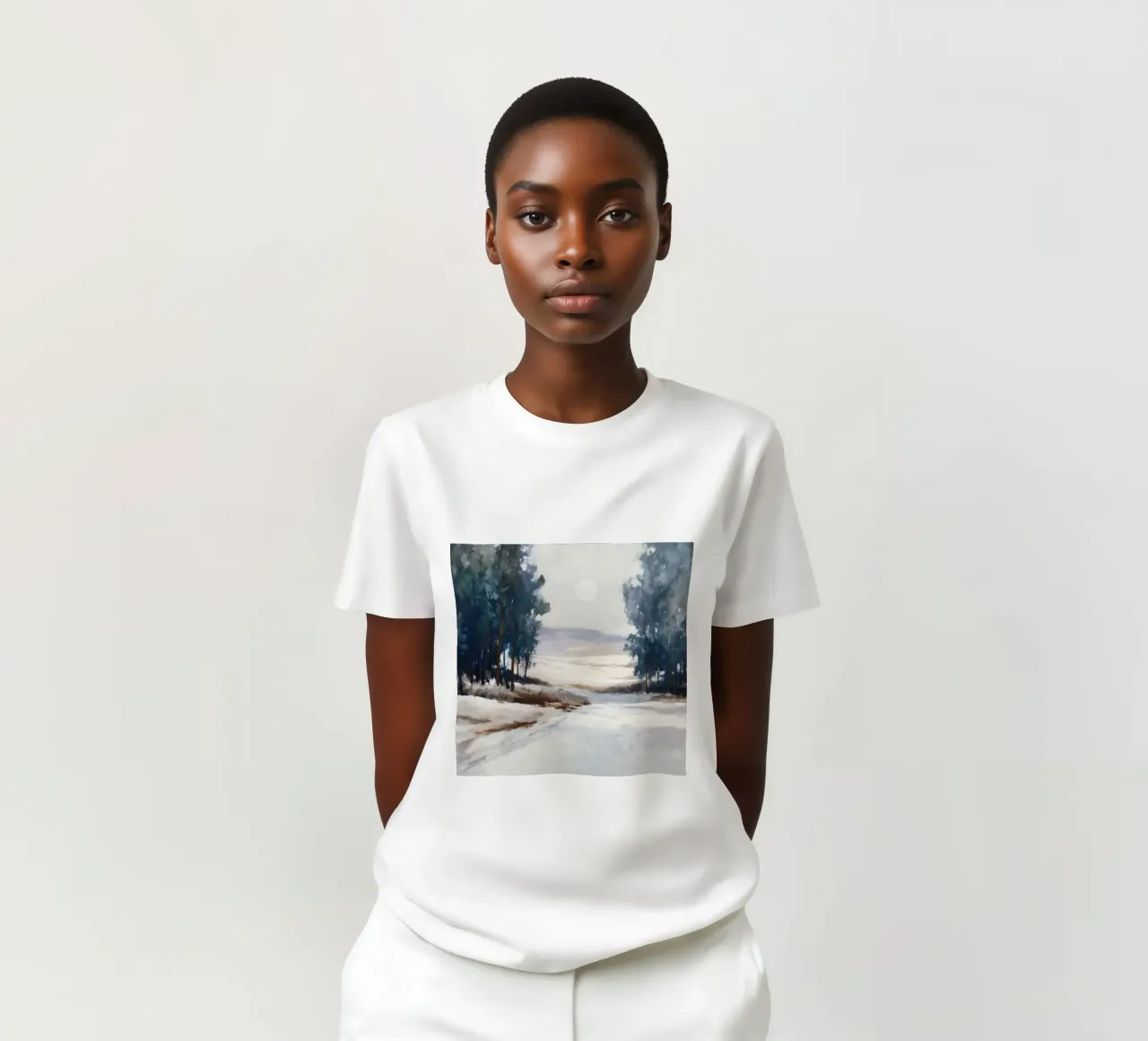 Winter Landscape with Snowy Fields - Tall Trees and Pale Sun t-shirt da Dune
