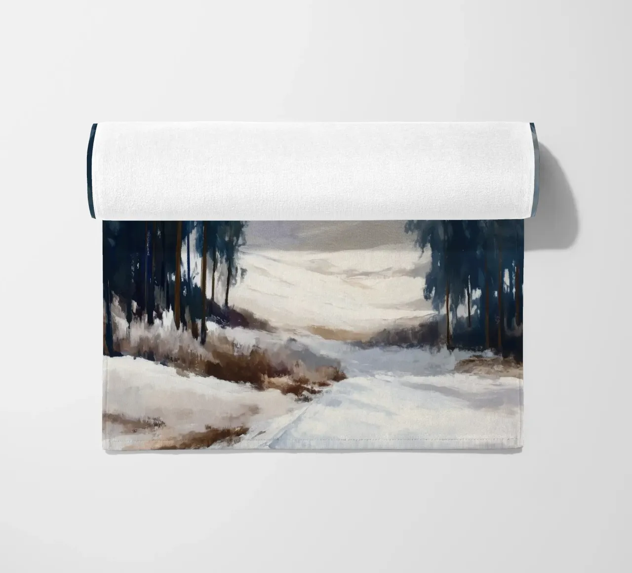 Winter Landscape with Snowy Fields - Tall Trees and Pale Sun telo mare da Dune