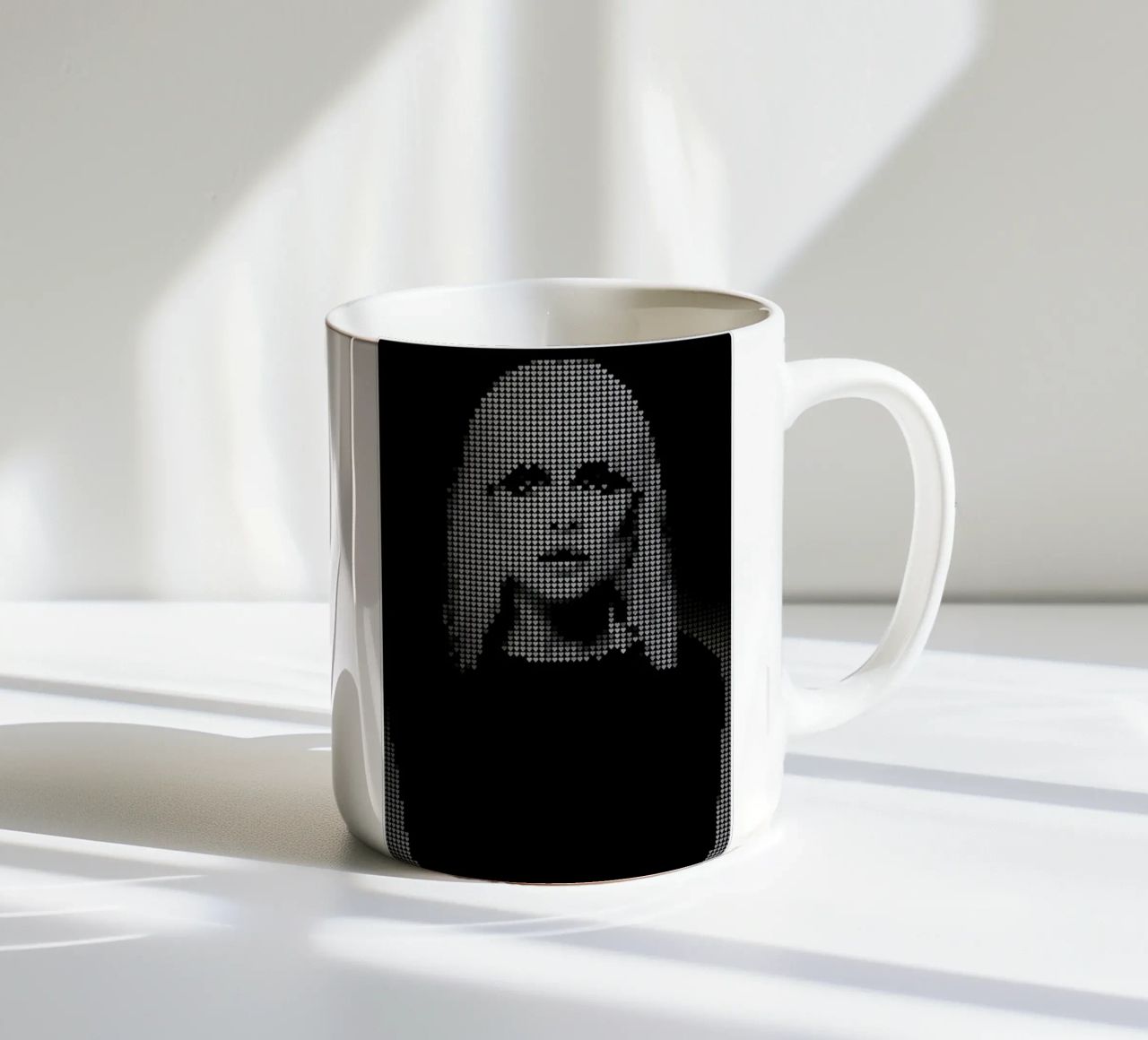 Heart Of (Black Version) tazza in ceramica da Robotic Ewe