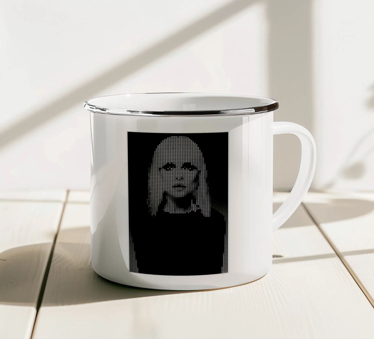Heart Of (Black Version) tazza in smalto da Robotic Ewe