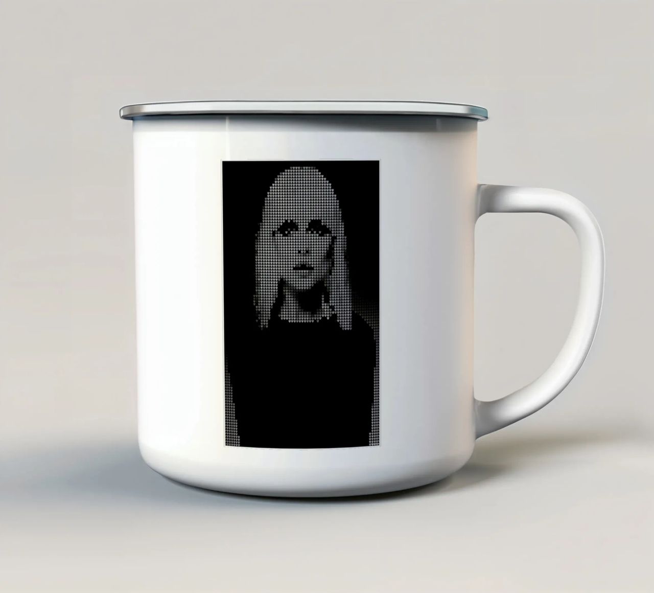 Heart Of (Black Version) tazza in smalto da Robotic Ewe