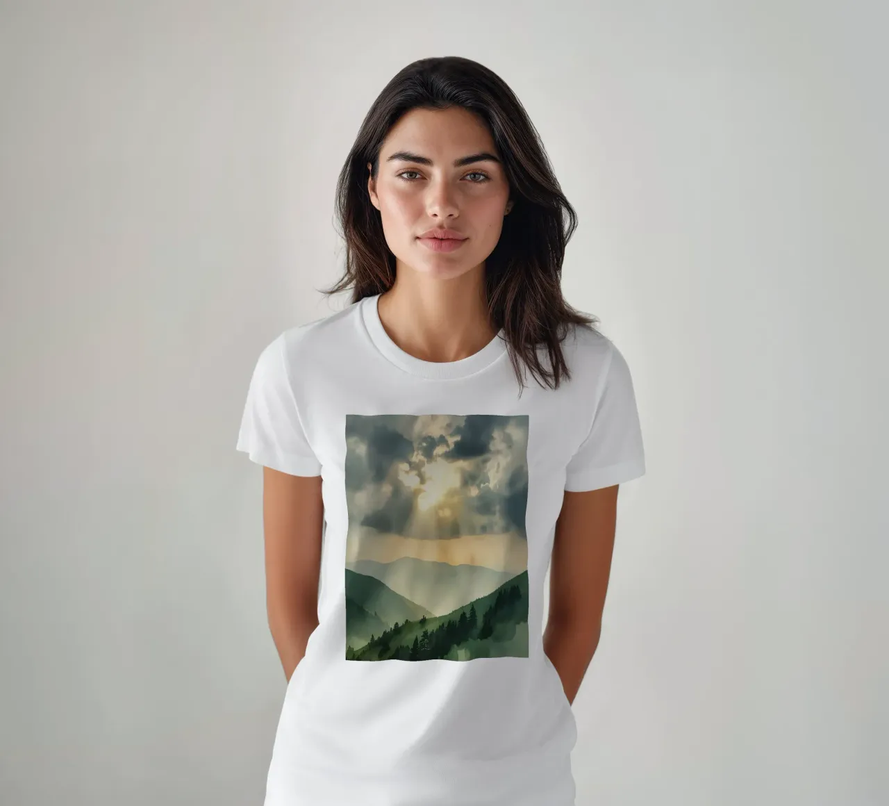 Paesaggio montano con raggi di sole t-shirt da DesignDoodle