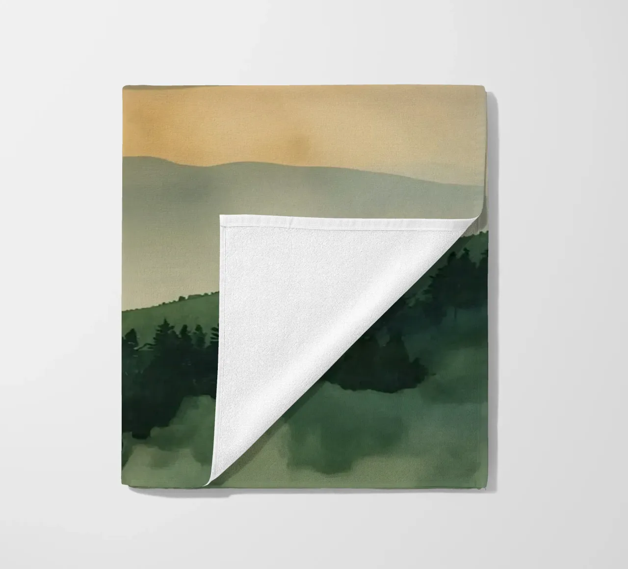 Paesaggio montano con raggi di sole telo mare da DesignDoodle
