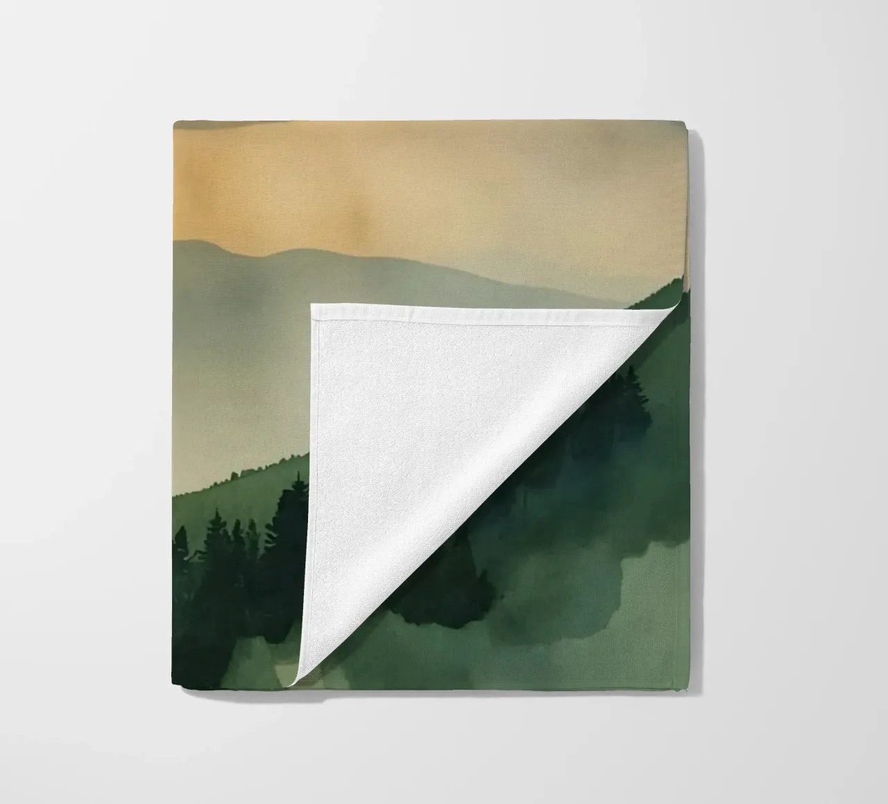 Paesaggio montano con raggi di sole telo mare da DesignDoodle