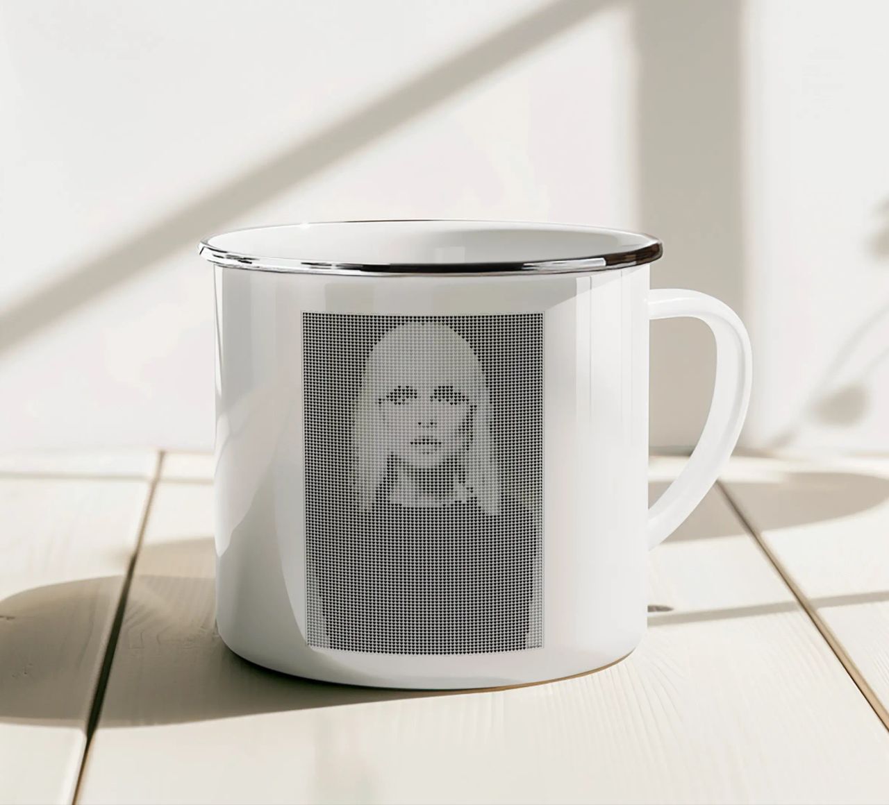 Heart Of (White Version) tazza in smalto da Robotic Ewe