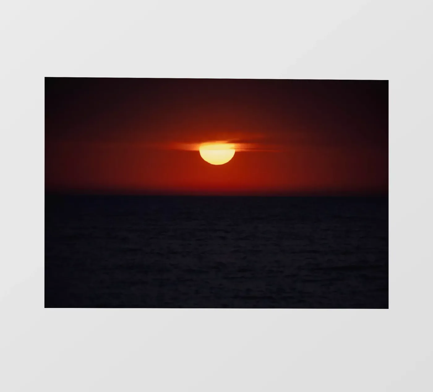 Zon _ Omlaag fotobehang van Tal Paz-Fridman