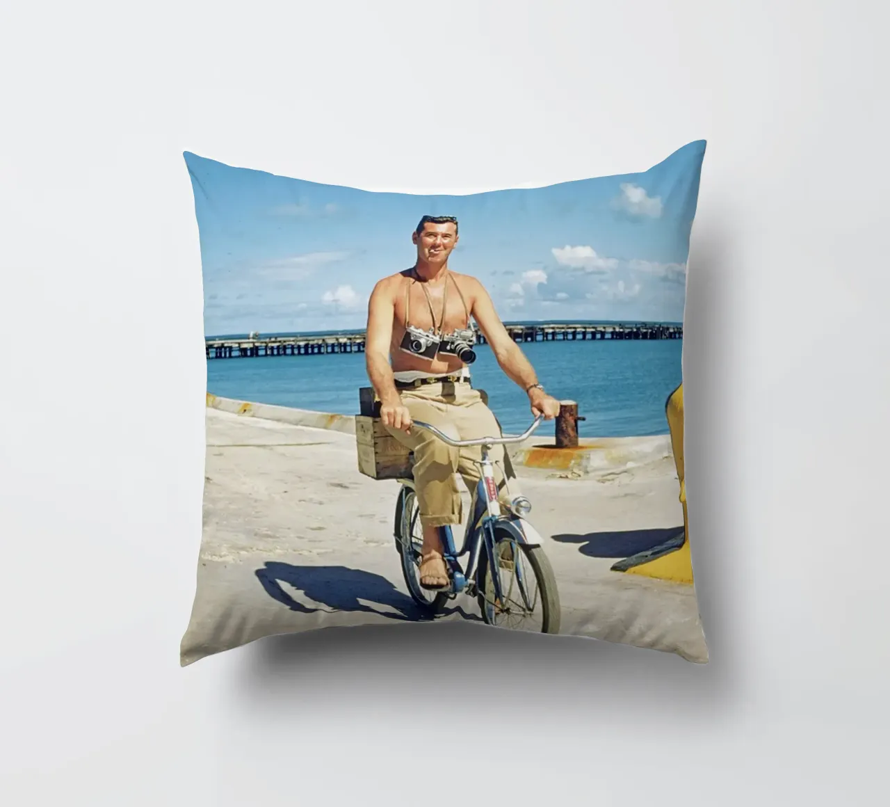 Its A Hard Life Slim Aarons cuscino da GEOLOG