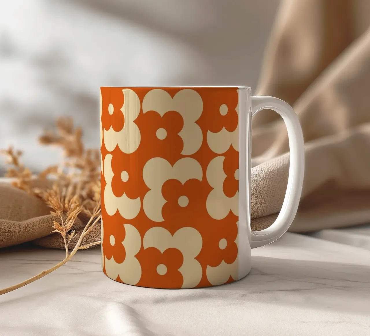 Orange fall retro 60s floral pattern tazza in ceramica da TijanaArtStudio88