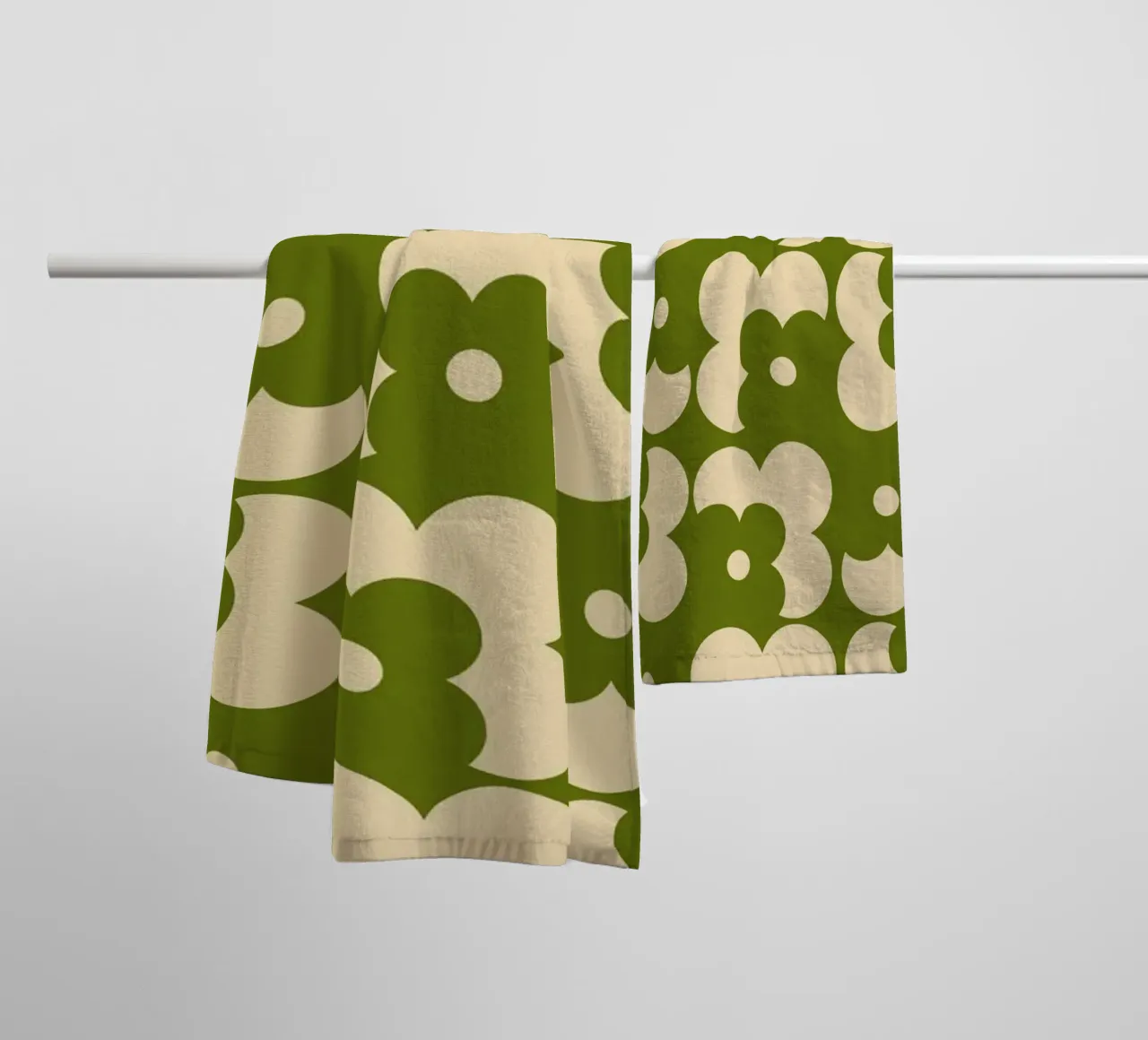 Green fall retro 60s floral pattern asciugamano da bagno da TijanaArtStudio88