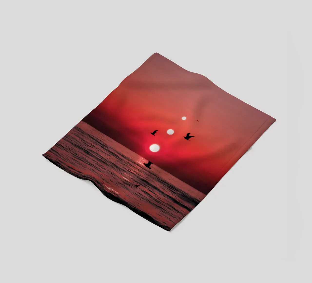Drei Sonnenuntergänge und Vögel Fleecedecke von arizrab