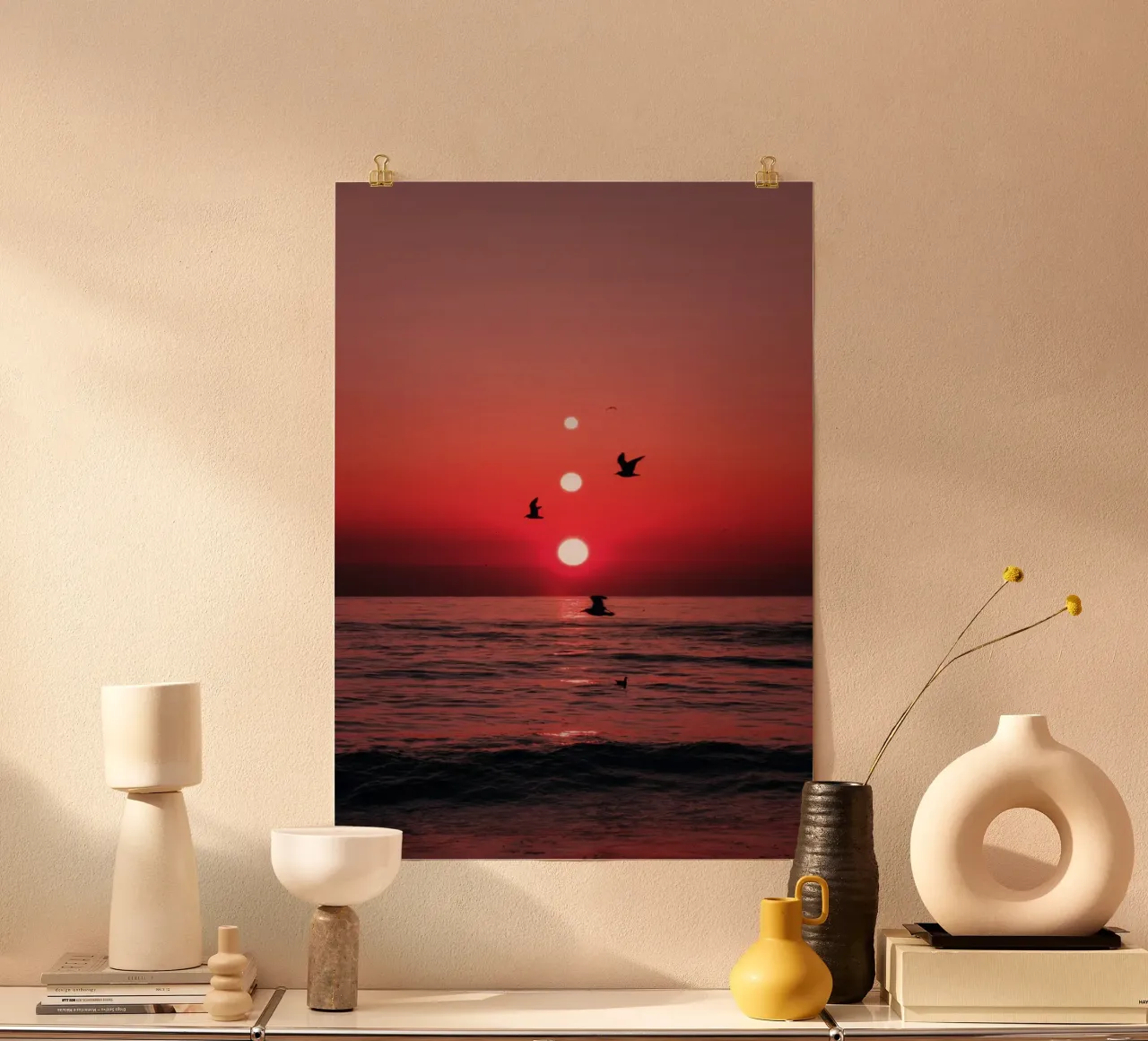 Tre tramonti e uccelli poster con telaio in alluminio da arizrab