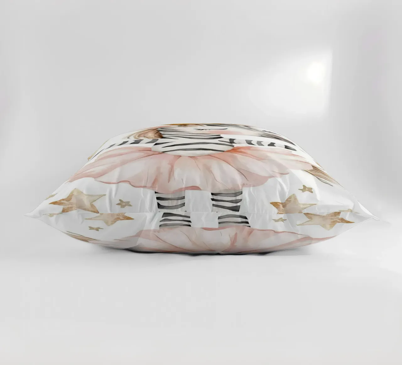 Ballerina zebrata con stelle cuscino da Barbara Wright