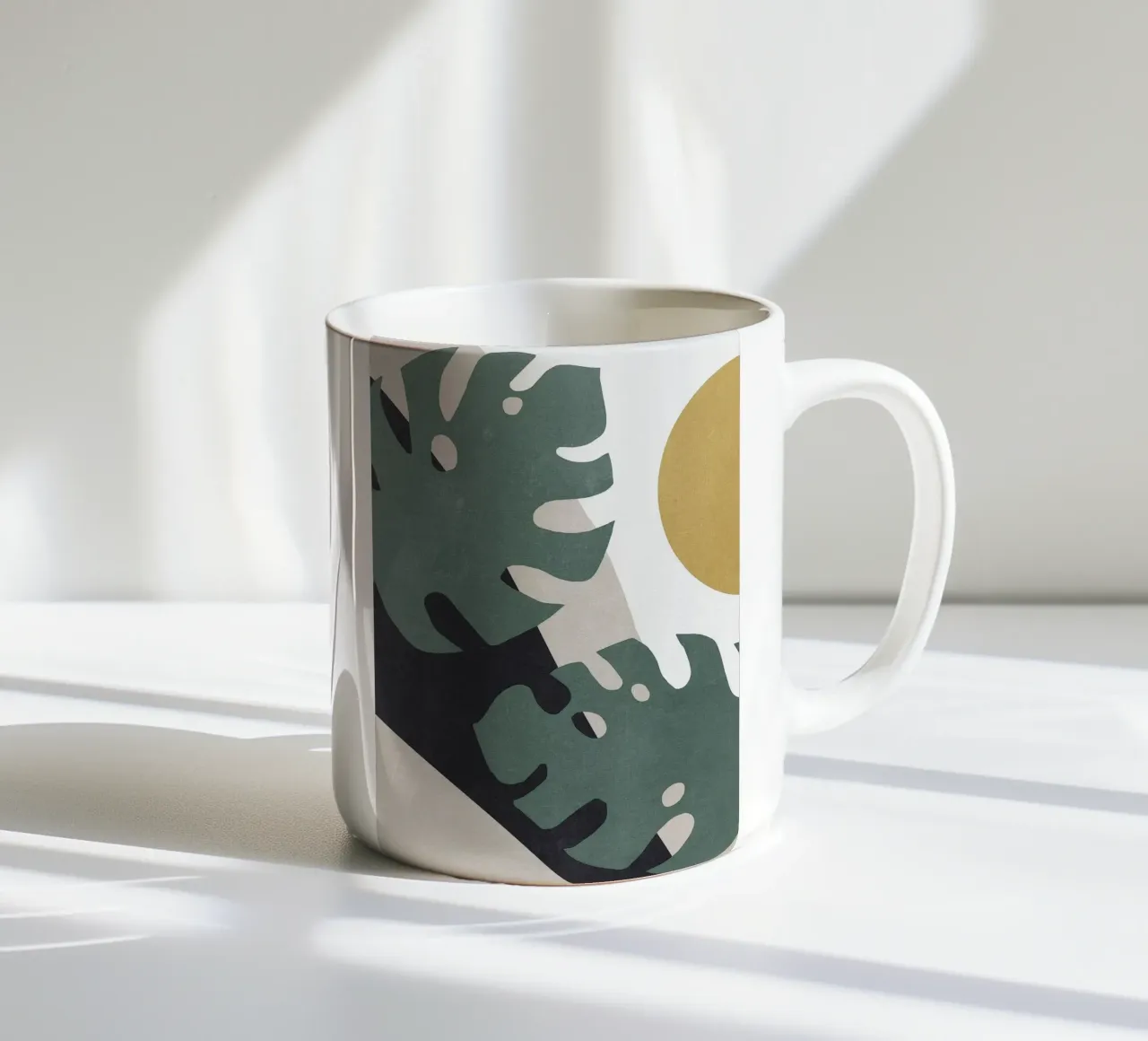 Monstera Cut Out 01 tazza in ceramica da Charlotte Gagnon